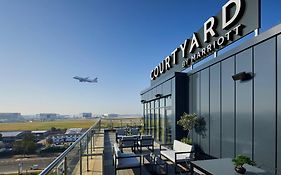 Courtyard By Marriott London Heathrow Airport